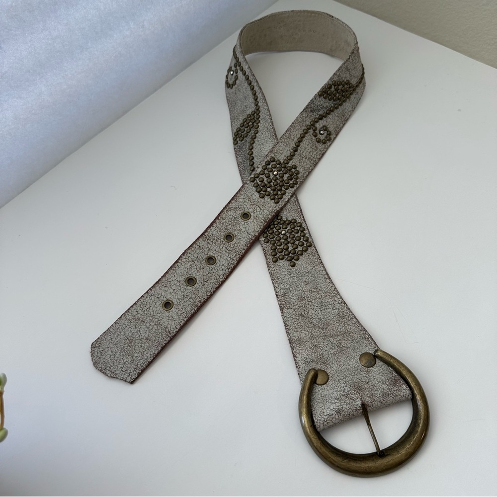 RAINA DESIGN Crackled Distressed Cream Leather Bronze Studded Belt